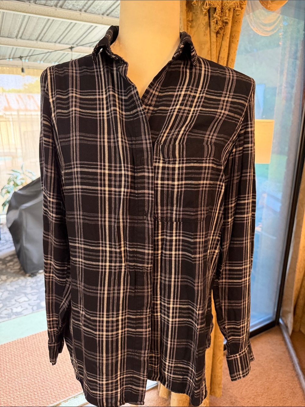 Old Navy Black and White Plaid Button-Down Shirt